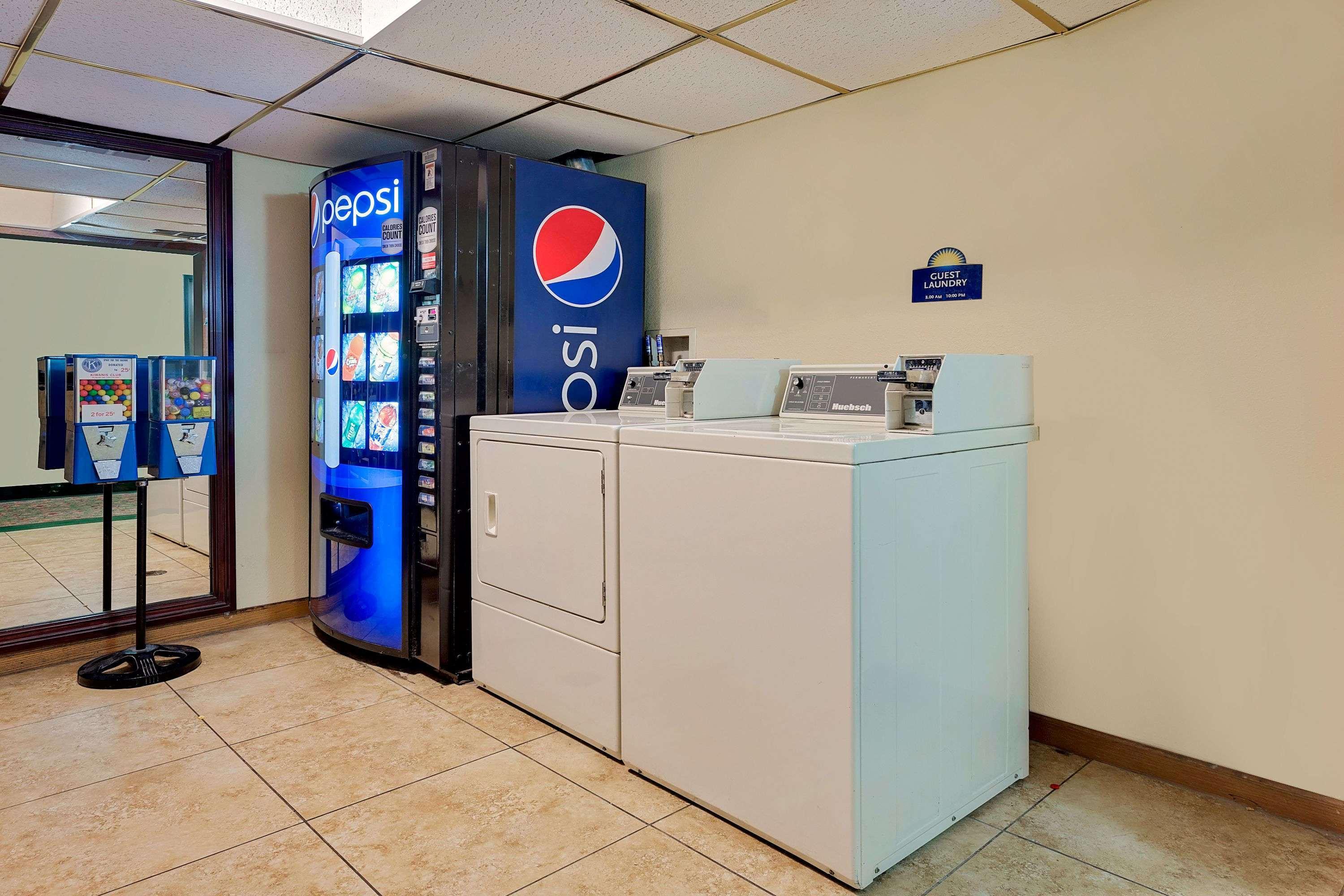 Days Inn By Wyndham Racine/Sturtevant מראה חיצוני תמונה