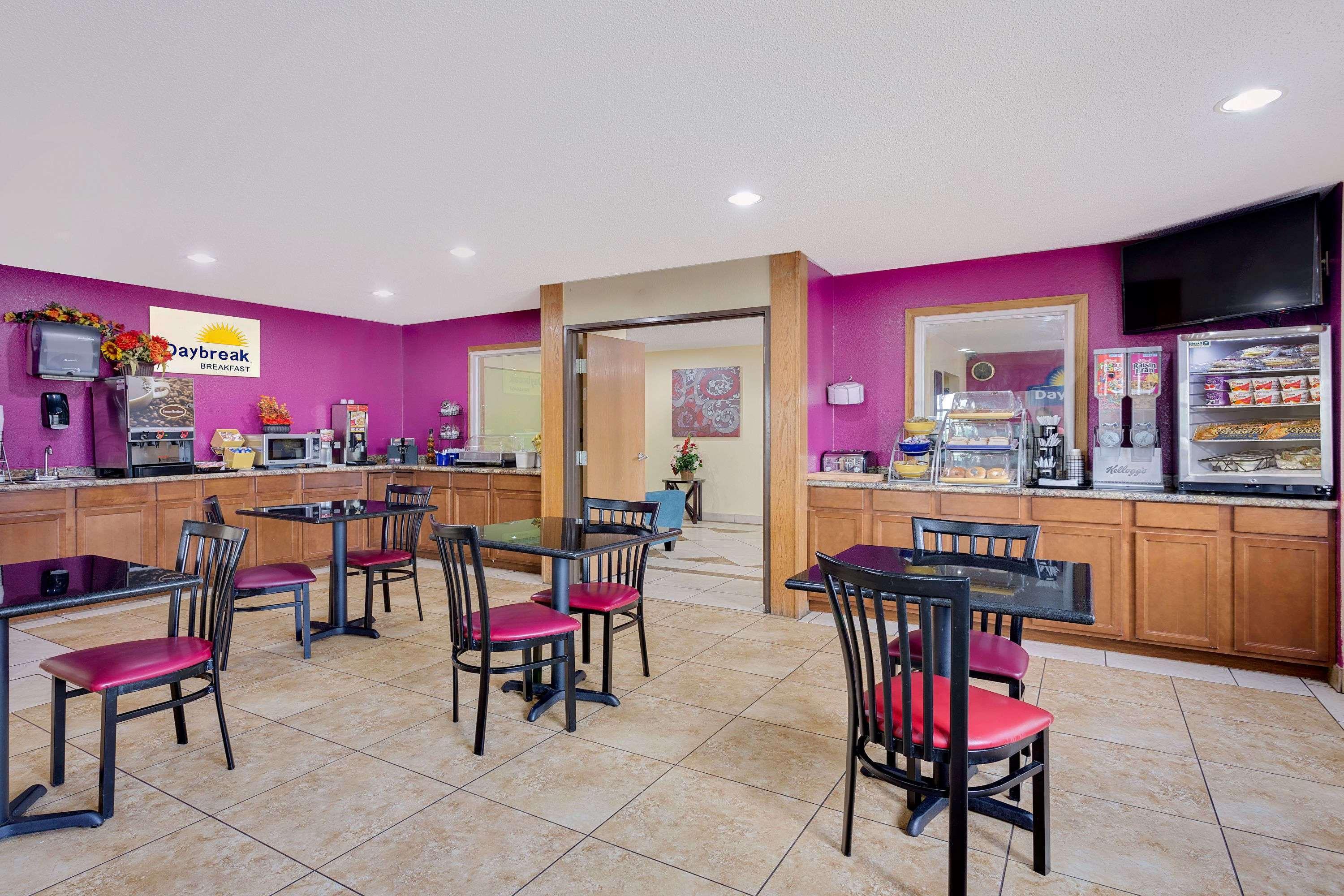 Days Inn By Wyndham Racine/Sturtevant מראה חיצוני תמונה