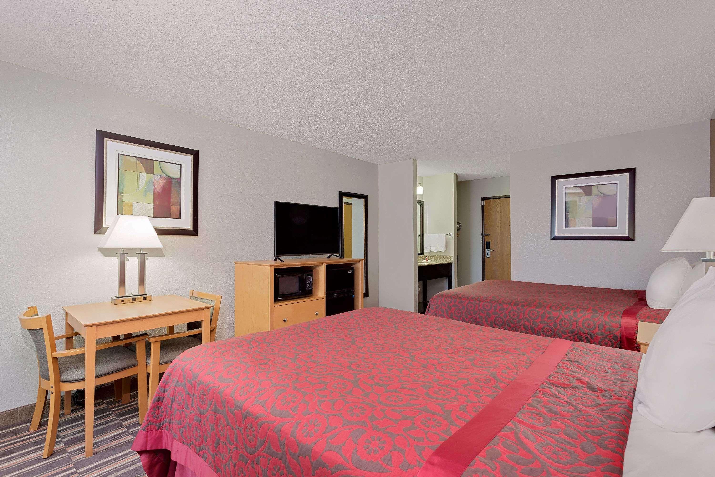 Days Inn By Wyndham Racine/Sturtevant מראה חיצוני תמונה